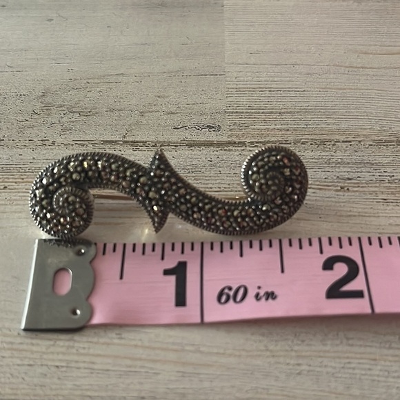Vintage Judith Jack Sterling Silver Swirl Marcasite Brooch. - Picture 4 of 4